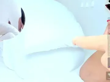 Offline _jasminnee_ on Chaturbate