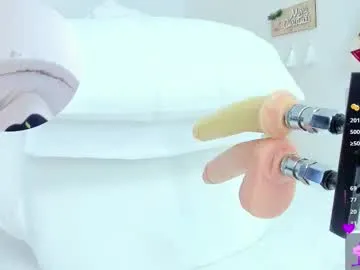 Offline _jasminnee_ on Chaturbate