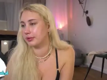 Offline _kateline_ on Chaturbate