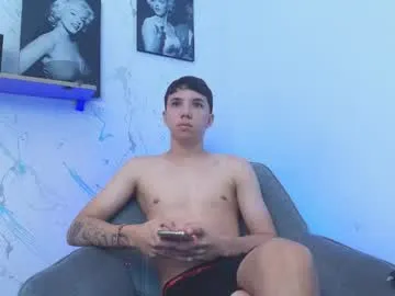 Offline andy_miller5 on Chaturbate