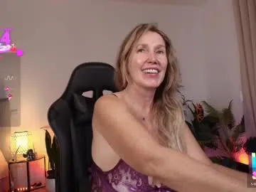 Offline angel_danm_milf on Chaturbate