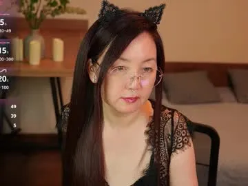Freechat avroraromance on Chaturbate