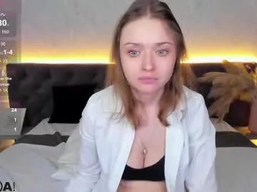 Freechat bella_ramsi on Chaturbate