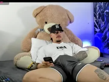 Offline boyc02_ on Chaturbate