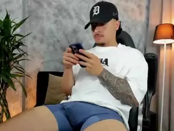 Offline boyc02_ on Chaturbate