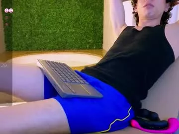 Offline boytoy_dx on Chaturbate