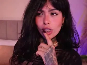 Offline curvyliciouss on Chaturbate