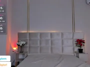 Offline daisytaylor_ on Chaturbate