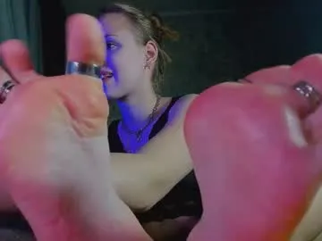Offline darcysiren on Chaturbate