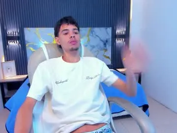 Freechat dark_desiree18 on Chaturbate