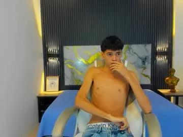 Freechat dark_desiree18 on Chaturbate