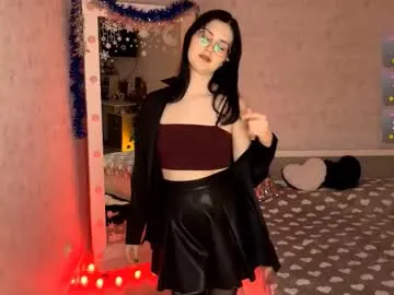 Offline eleniswackhammer on Chaturbate