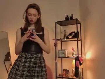 Freechat elfiecollins on Chaturbate