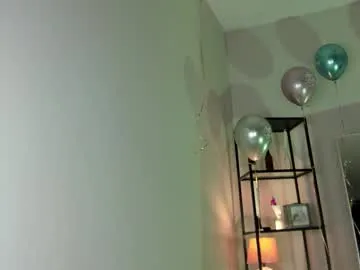 Freechat elfiecollins on Chaturbate