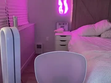 Offline emilyfawn on Chaturbate