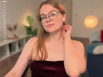 Offline emilyforelsket on Chaturbate