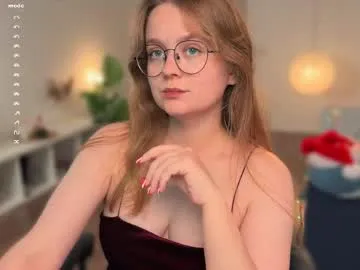 Offline emilyforelsket on Chaturbate