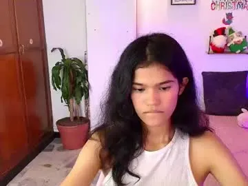 Offline emycarver09 on Chaturbate