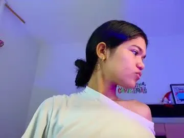 Offline emycarver09 on Chaturbate