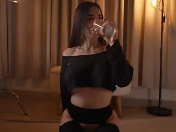 Freechat emyii on Chaturbate