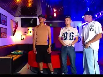 Offline extrangers on Chaturbate