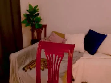 Freechat guns_n_buns on Chaturbate