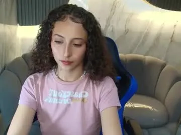 Offline isa_r on Chaturbate