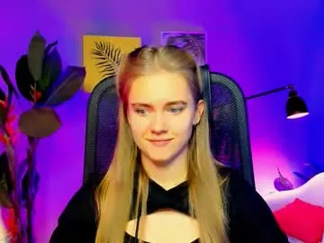 Offline junewoods on Chaturbate