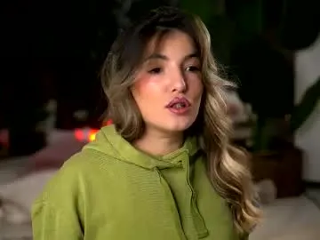 kellymathews on Chaturbate