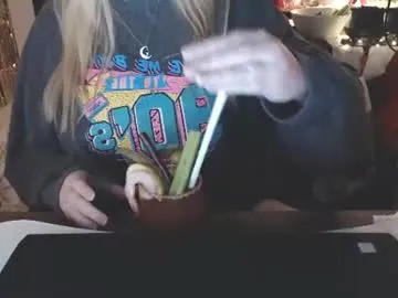 Freechat kymchi on Chaturbate