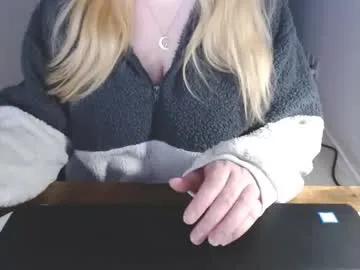 Freechat kymchi on Chaturbate