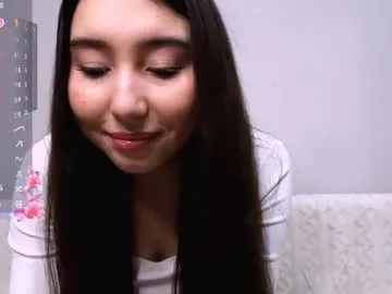 Offline leonieschmith on Chaturbate