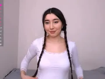 Offline leonieschmith on Chaturbate