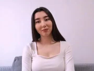 Offline leonieschmith on Chaturbate