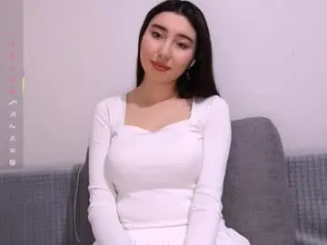 Offline leonieschmith on Chaturbate