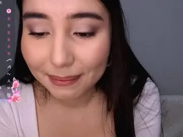 Offline leonieschmith on Chaturbate