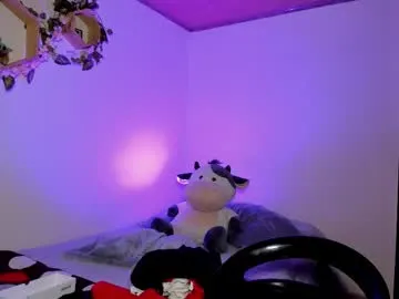 Offline lolaleah_ on Chaturbate