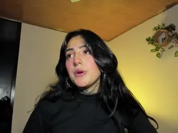 Offline lolaleah_ on Chaturbate