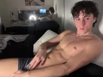 Offline loves_leo on Chaturbate