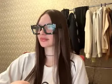 Freechat lucykobylarczyk on Chaturbate