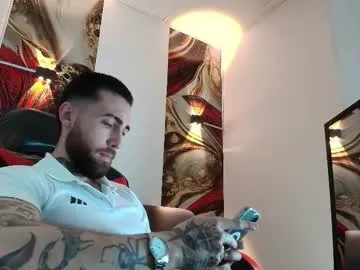 Offline luke_davis01 on Chaturbate