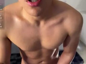 Offline max_lancaster on Chaturbate