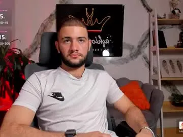 Offline maximusclark1_ on Chaturbate