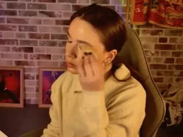 Offline maybloom_ on Chaturbate