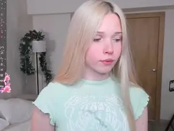 Freechat mikaelataron on Chaturbate