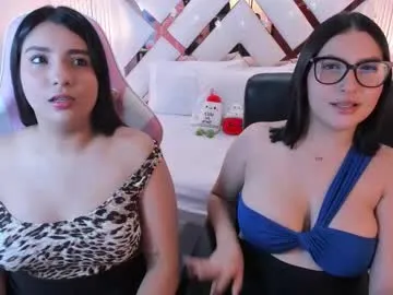 ninablooms01 on Chaturbate