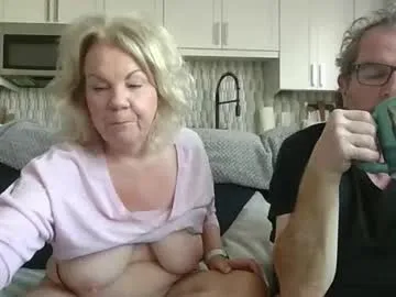 oneoften1000 on Chaturbate