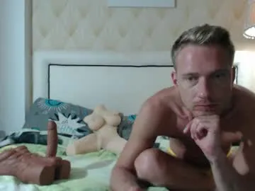 Offline redheadxxl on Chaturbate