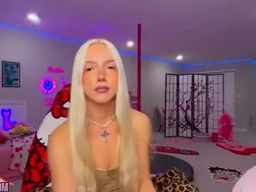 Offline riababe on Chaturbate