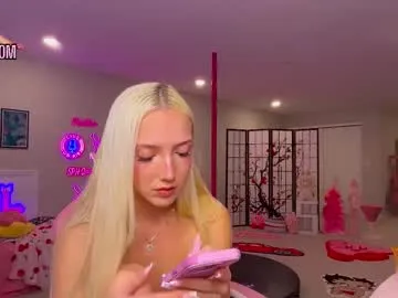 Offline riababe on Chaturbate